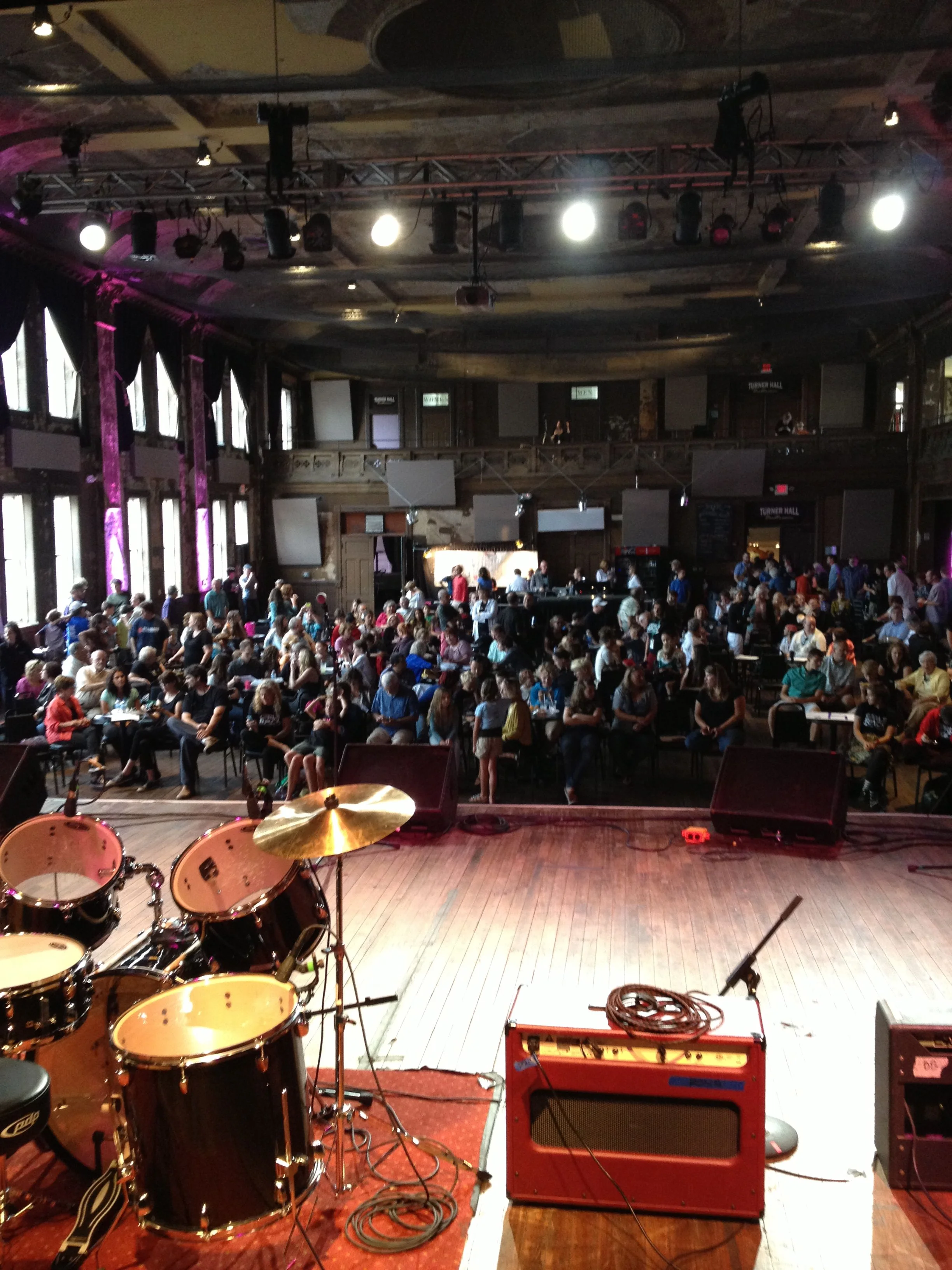 GirlsRockShowcase-Audience.jpg