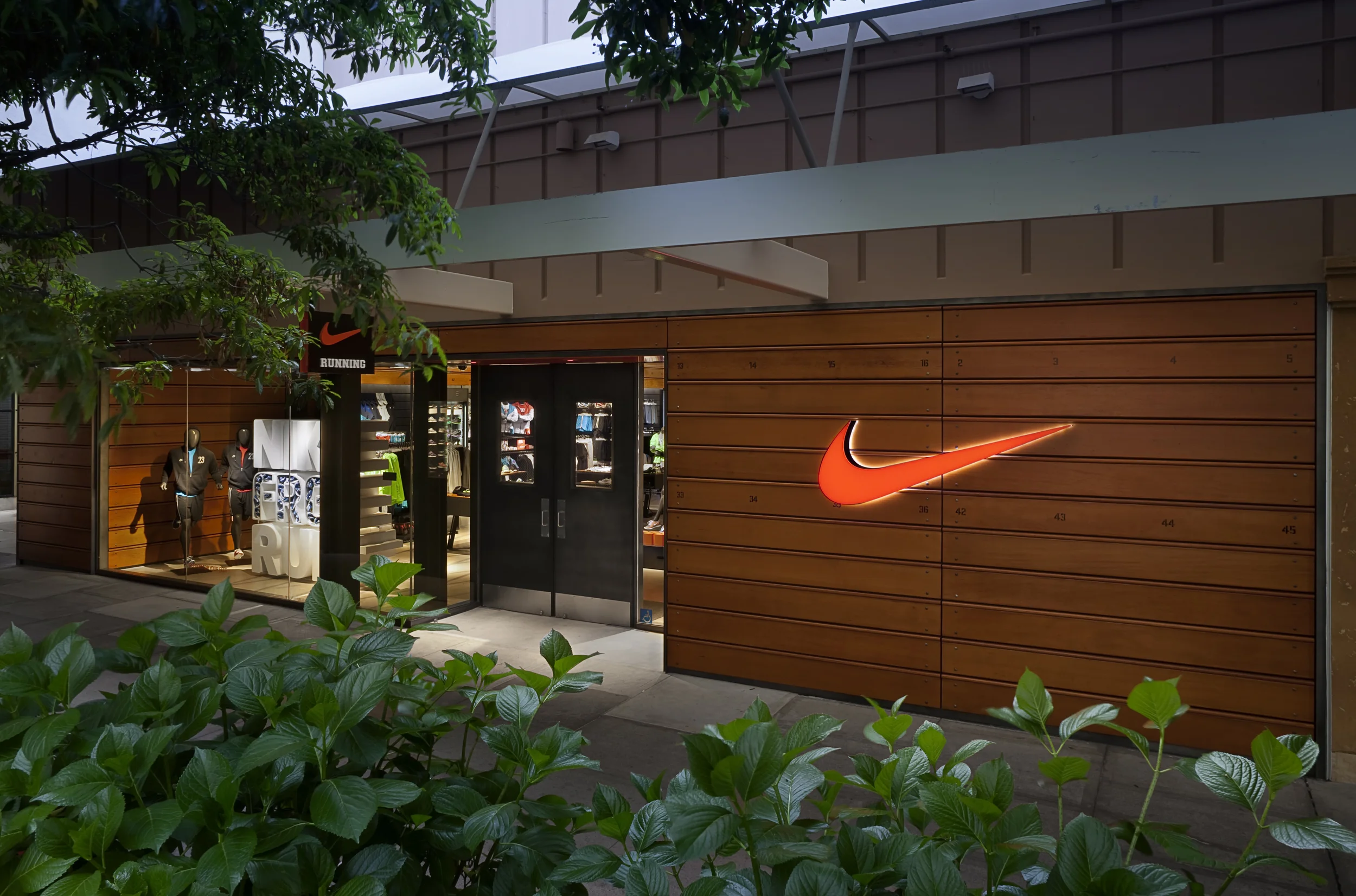 NikeStores - Stanford, CA