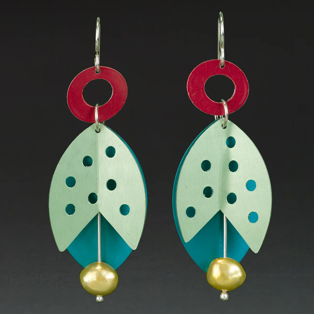 B - Red, Turquoise, Chablis