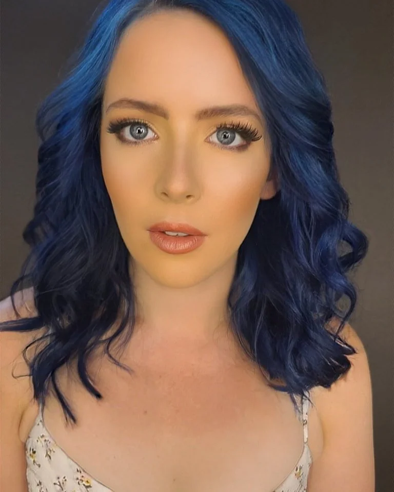 Difference between natural makeup and glamorous makeup?