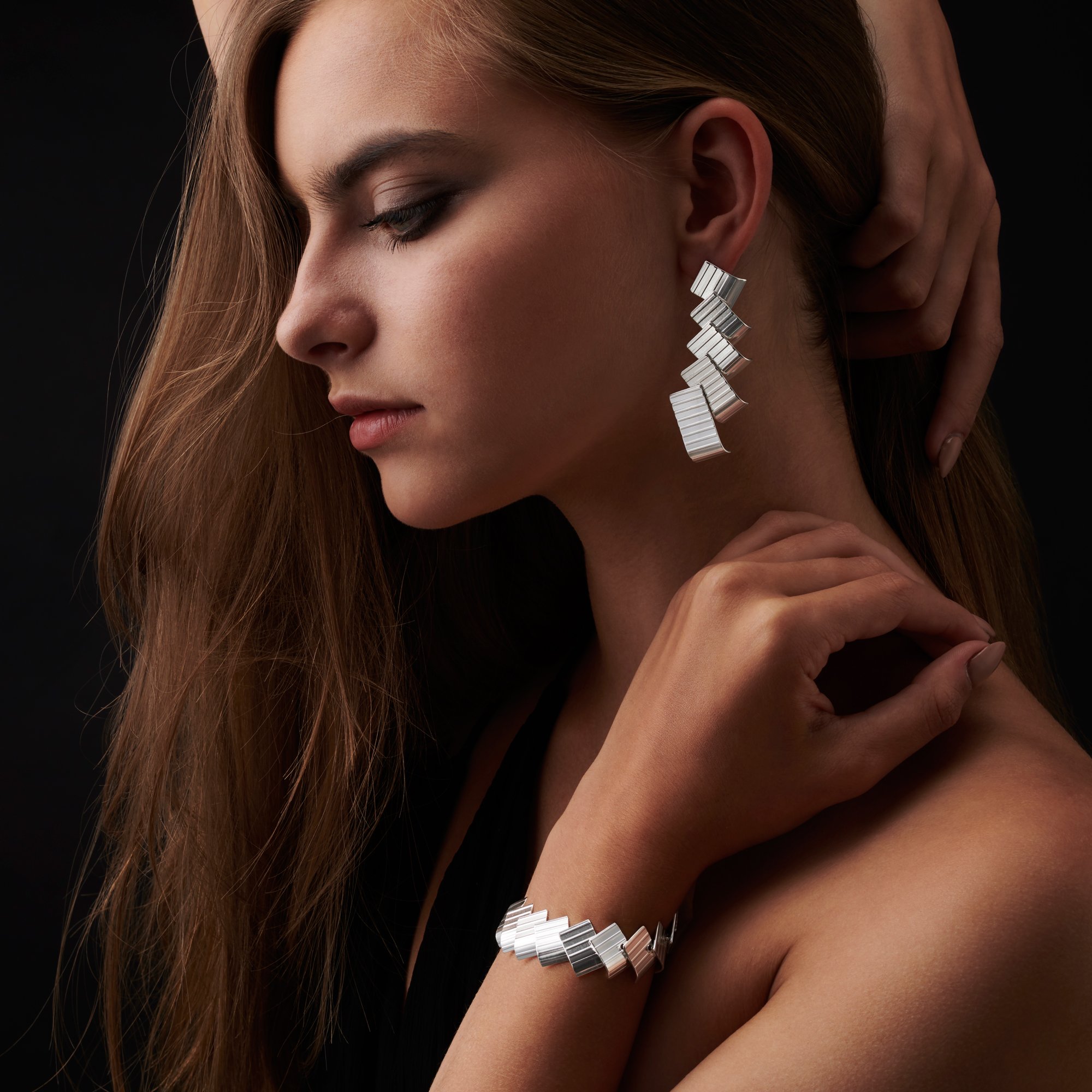 Cara-Model_142-square.jpg
