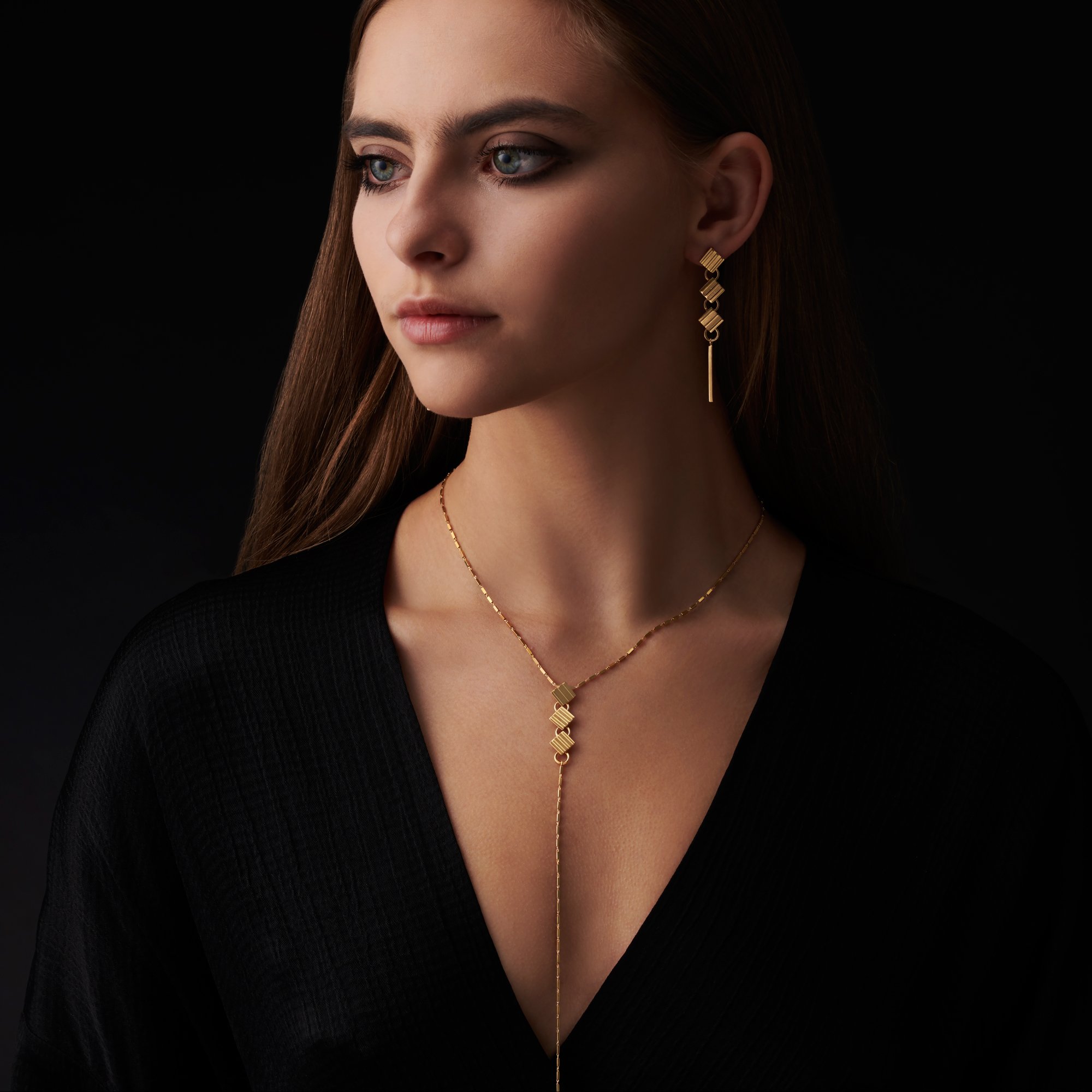 Cara-Model_47-square.jpg