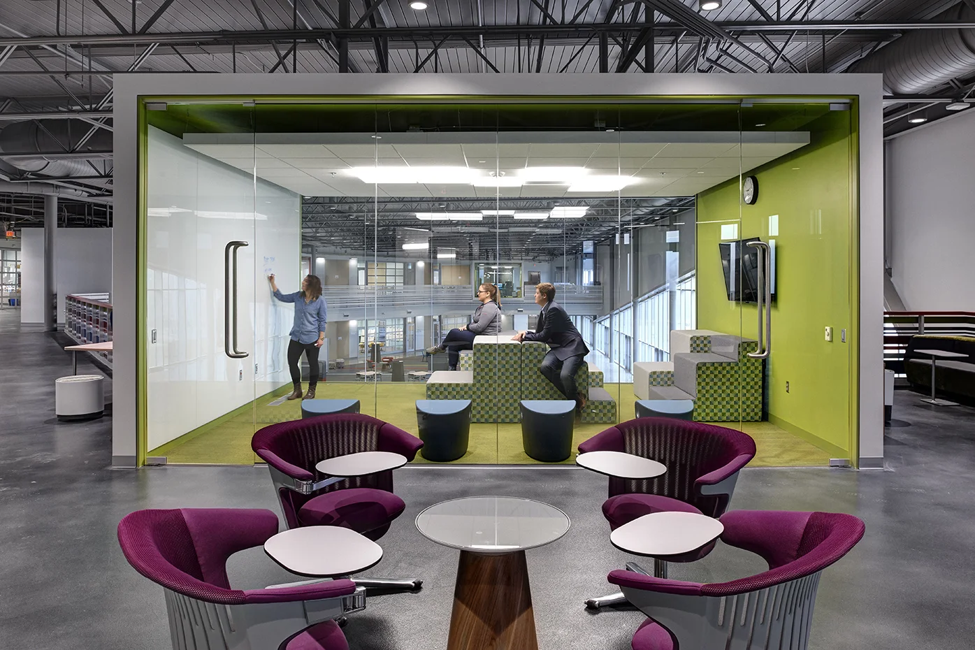 InvisionCannon_WILC_276_170120_PresentationCube.jpg