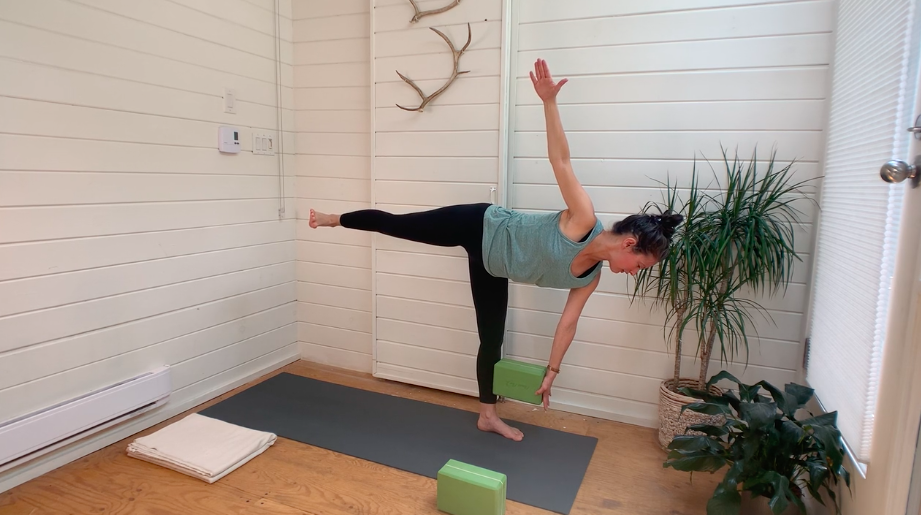 Ardha Chandra Chapasana