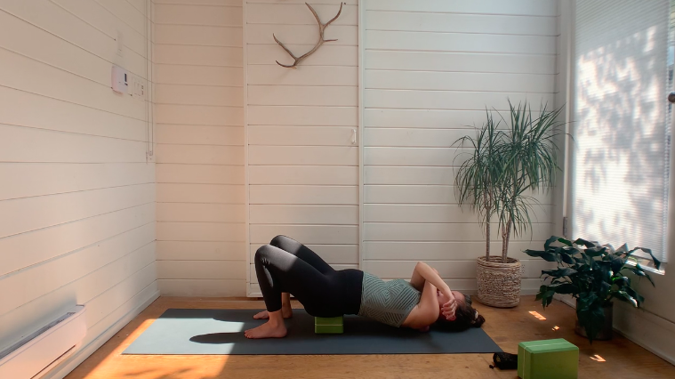 Gentle Upper Body Roll Out