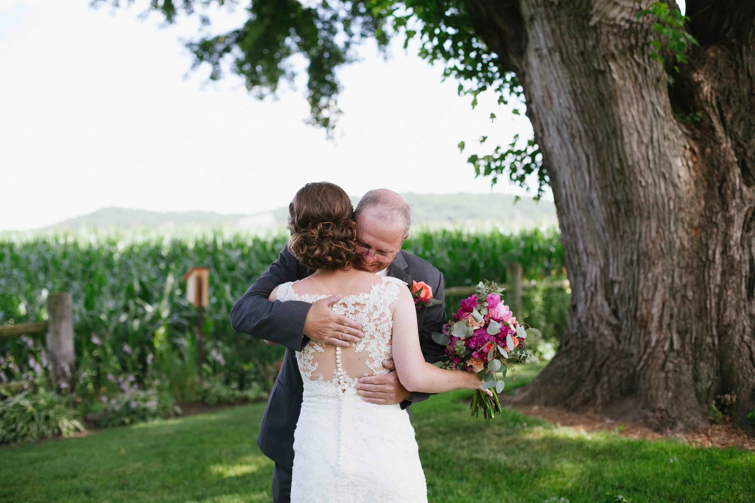 wisconsin wedding photographer father daughter first look