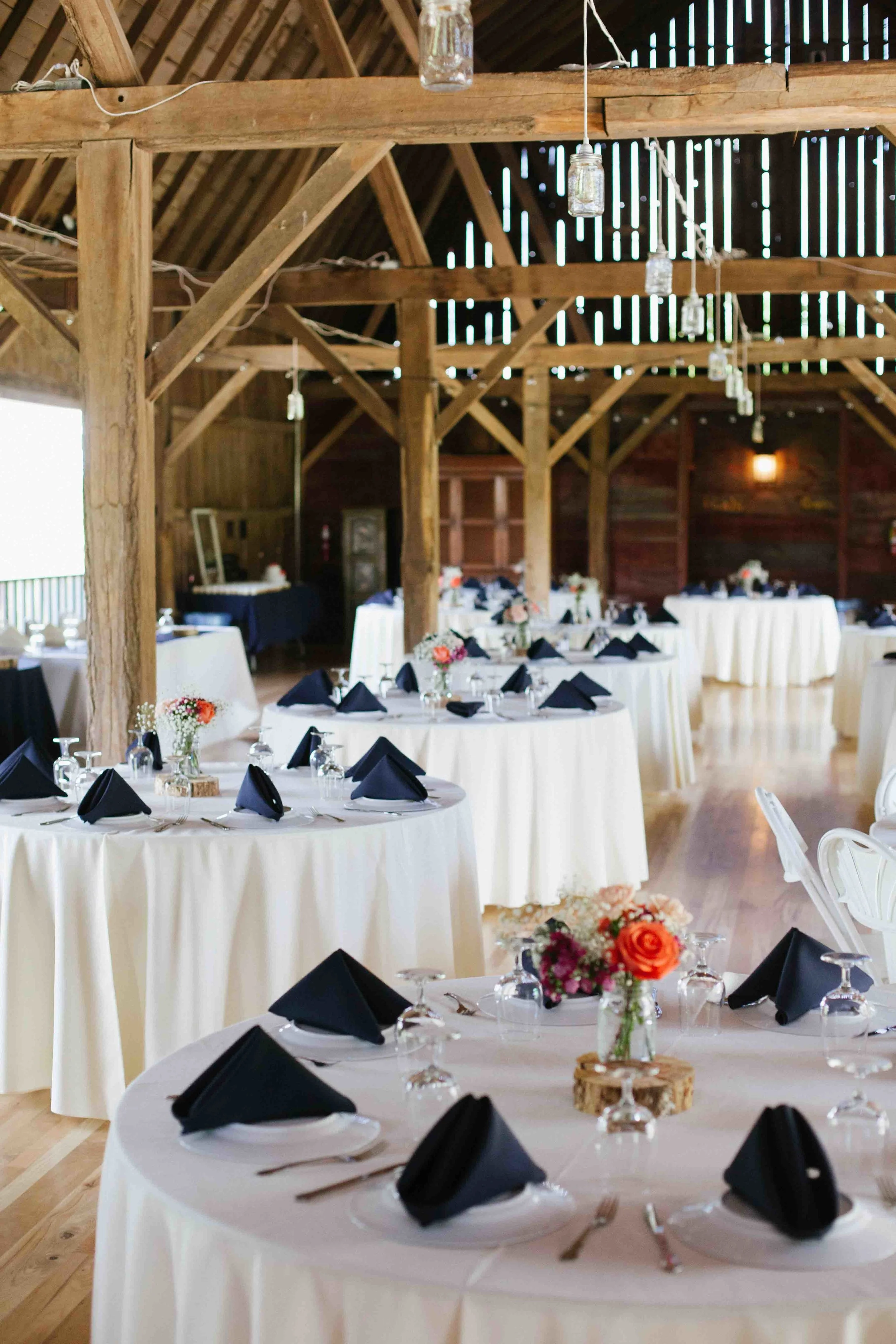 wisconsin barn wedding justin trails resort sparta wi wedding photographer