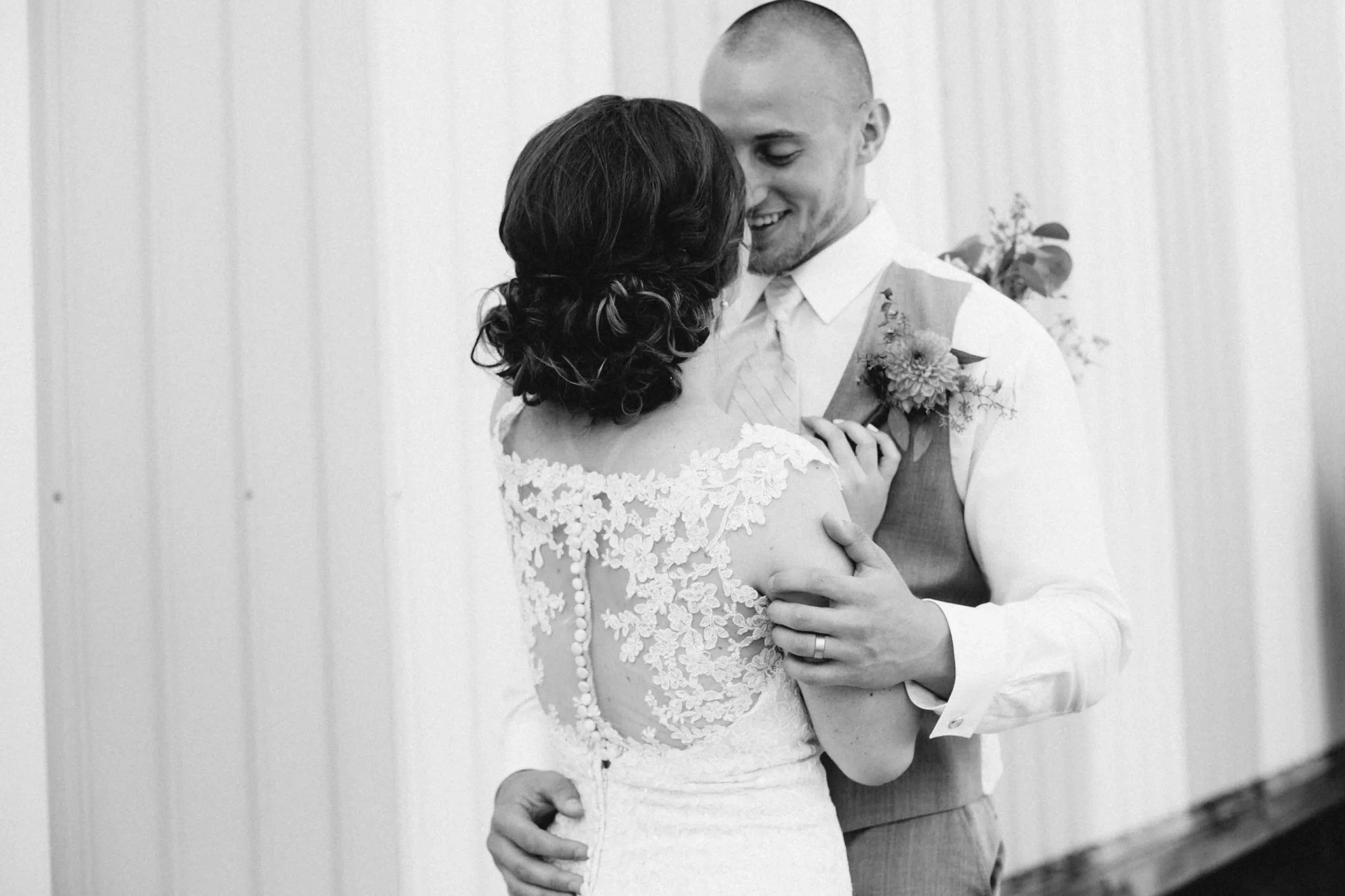 wisconsin barn wedding justin trails resort sparta wi wedding photographer