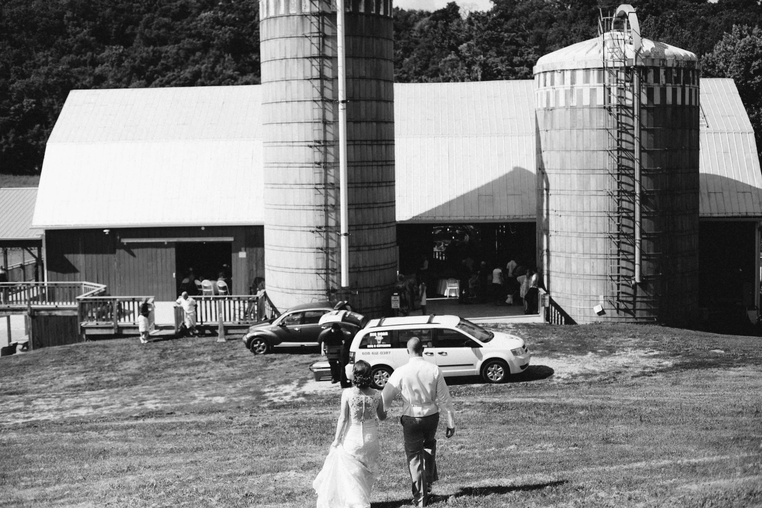 wisconsin barn wedding justin trails resort sparta wi wedding photographer