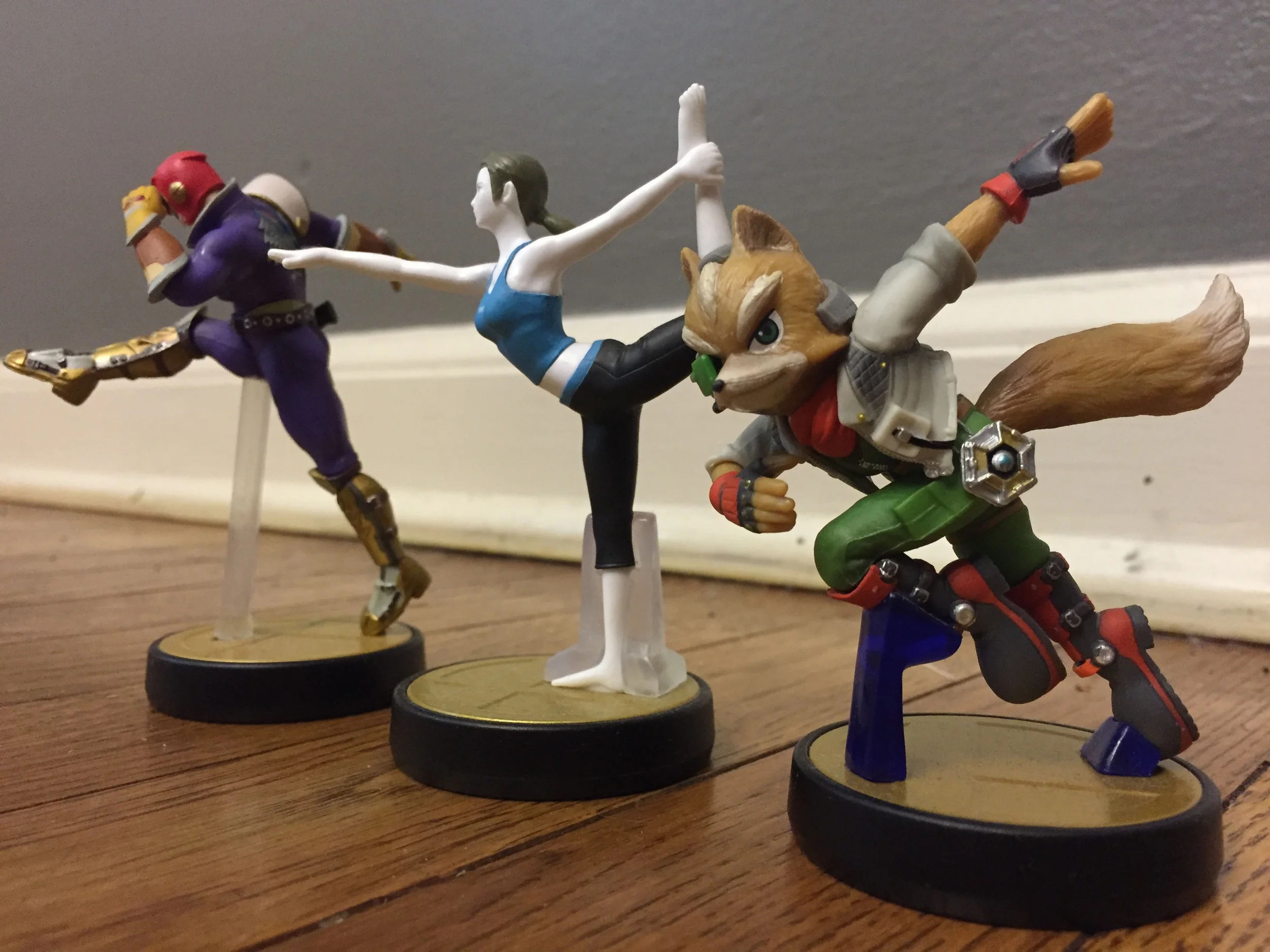 amiibo_captain_falcon_wii_fit_trainer_fox_mccloud.jpg