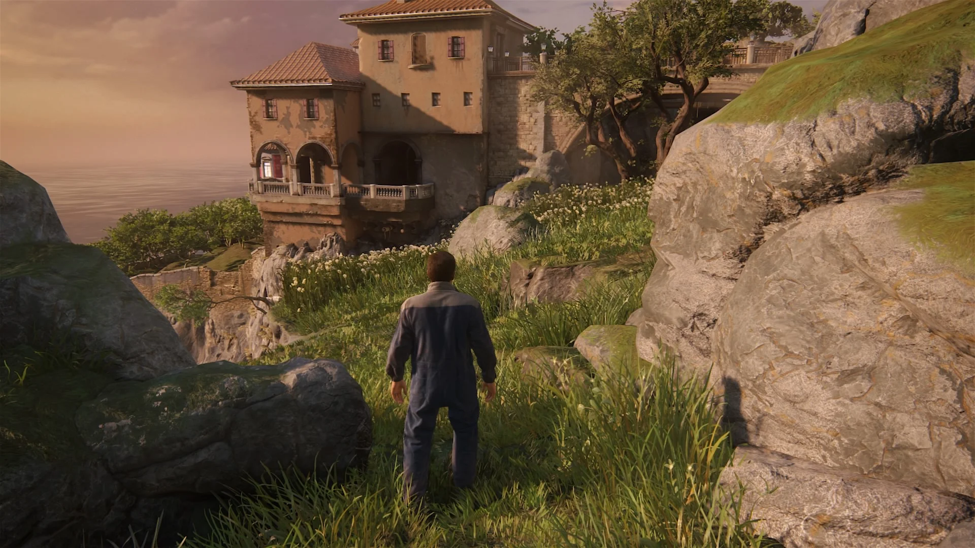 uncharted_4_once_a_thief_sneaking.jpg