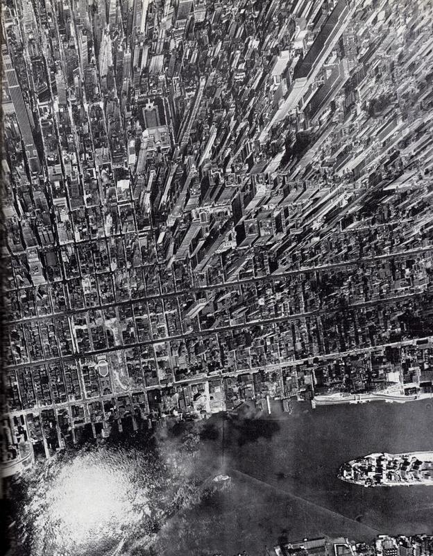 Aerial-View-Manhattan-Andreas-Feininger-NYC-1944-Black-and-White.jpg
