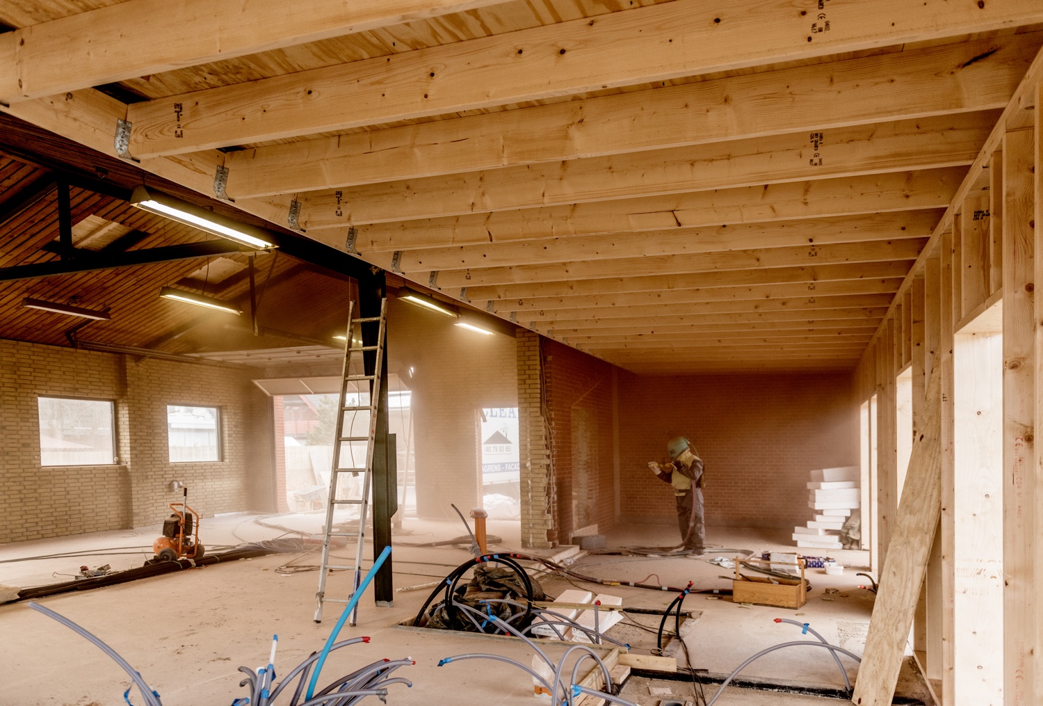Sandblasting-of-the-building.jpg