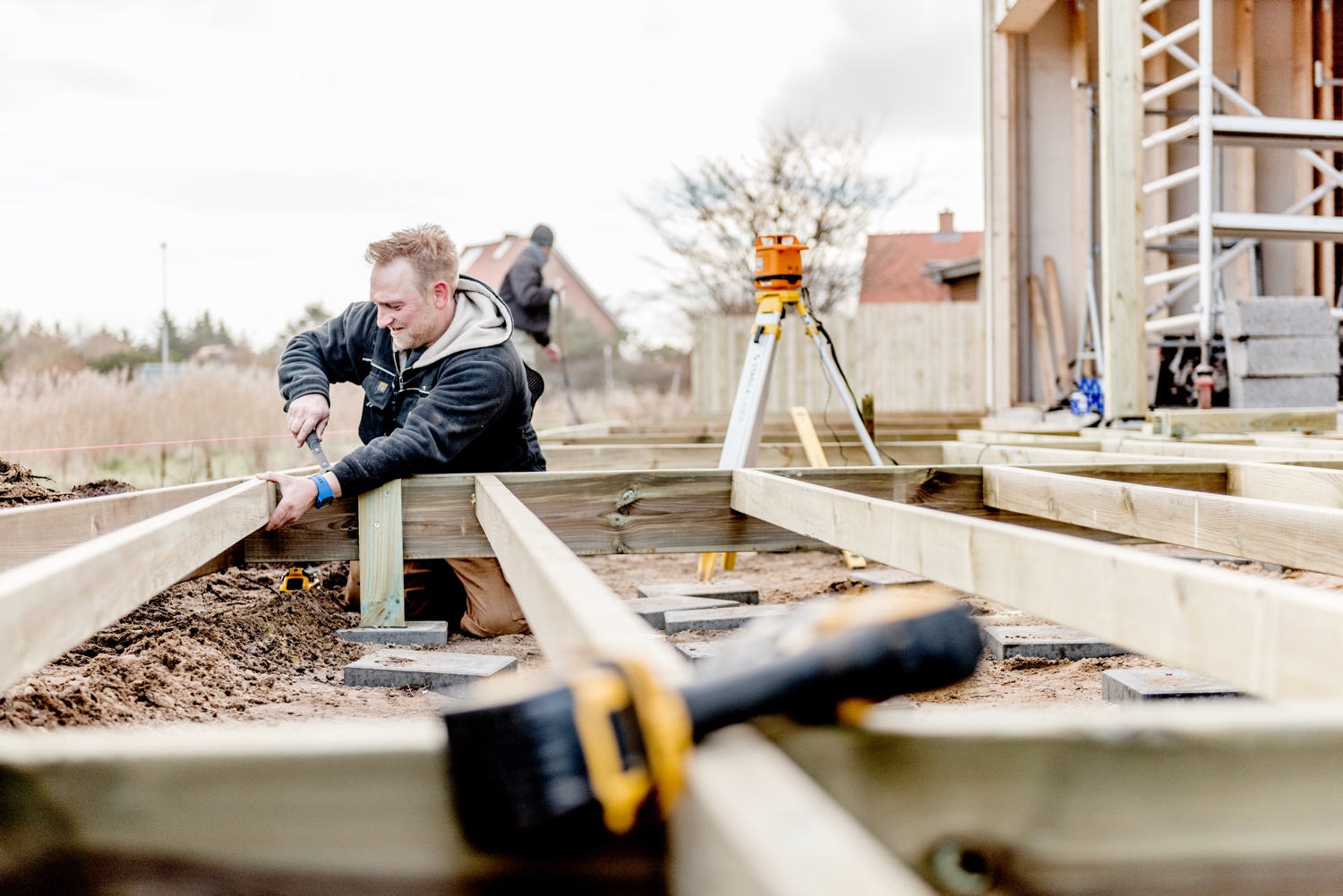 Fejerskov-busy-making-the-new-terrace_Ørhagevej-84.jpg