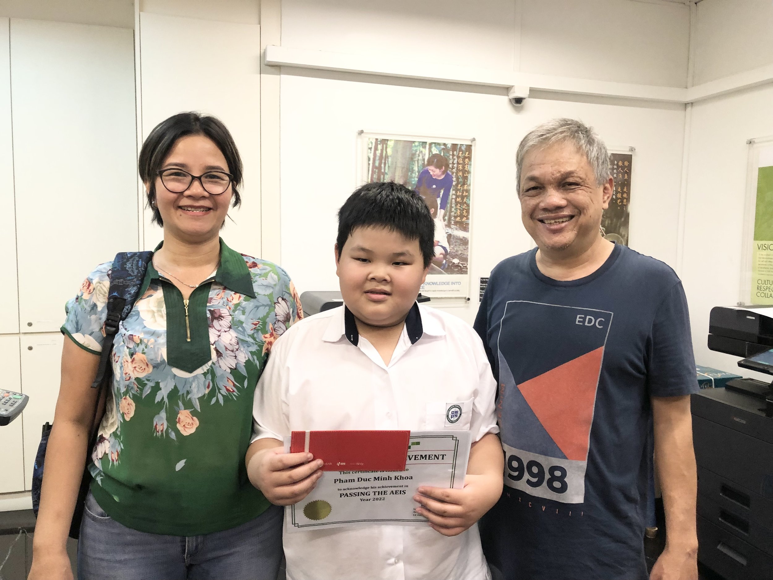 Pham Duc Minh Khoa & Parents.jpg