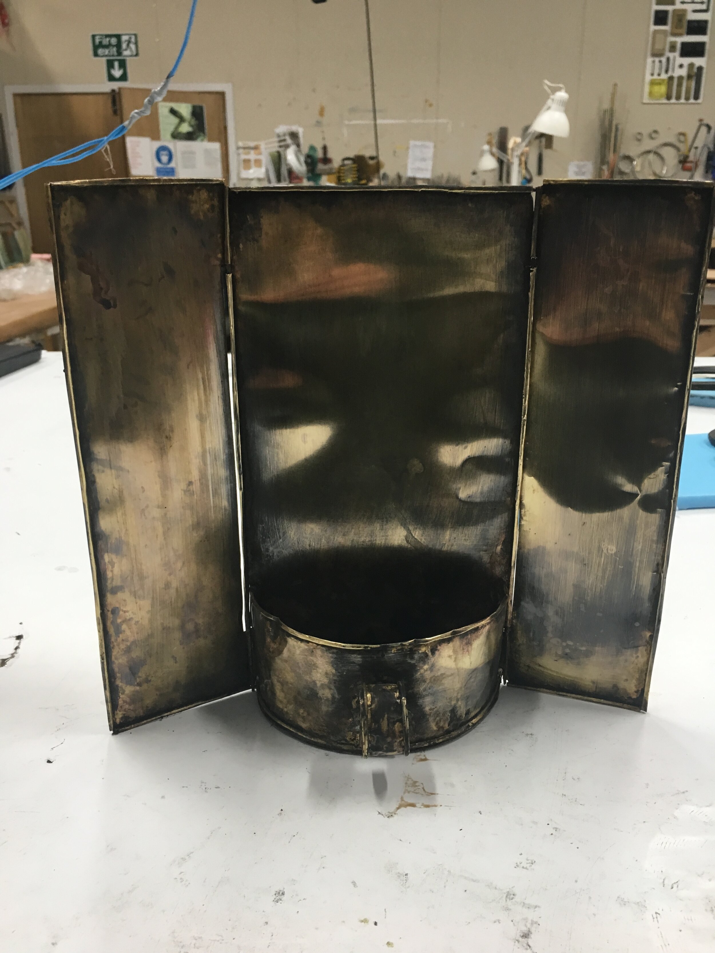 Brass lantern - Outlander S4
