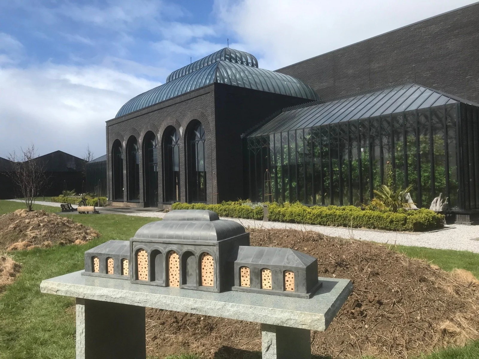 Hendricks Gin - Bee Hotel