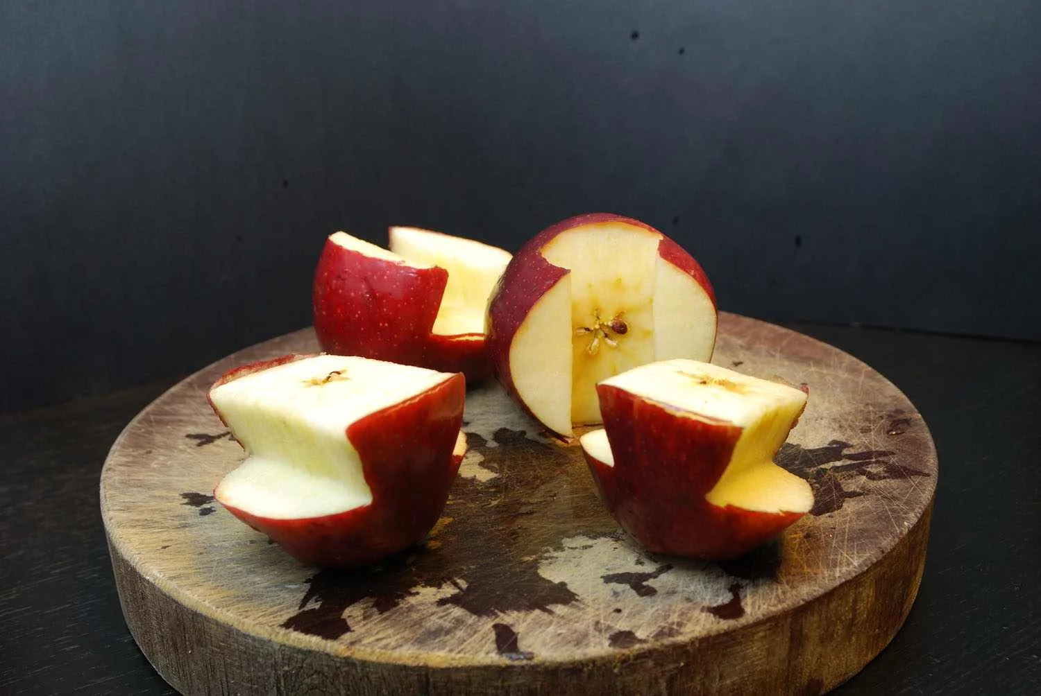 5. Swap the parts between the two apples.