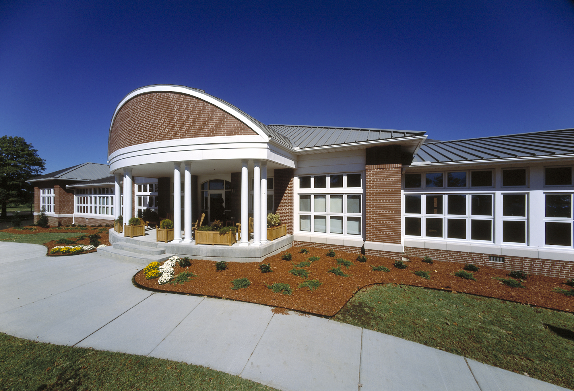 exterior06.jpg