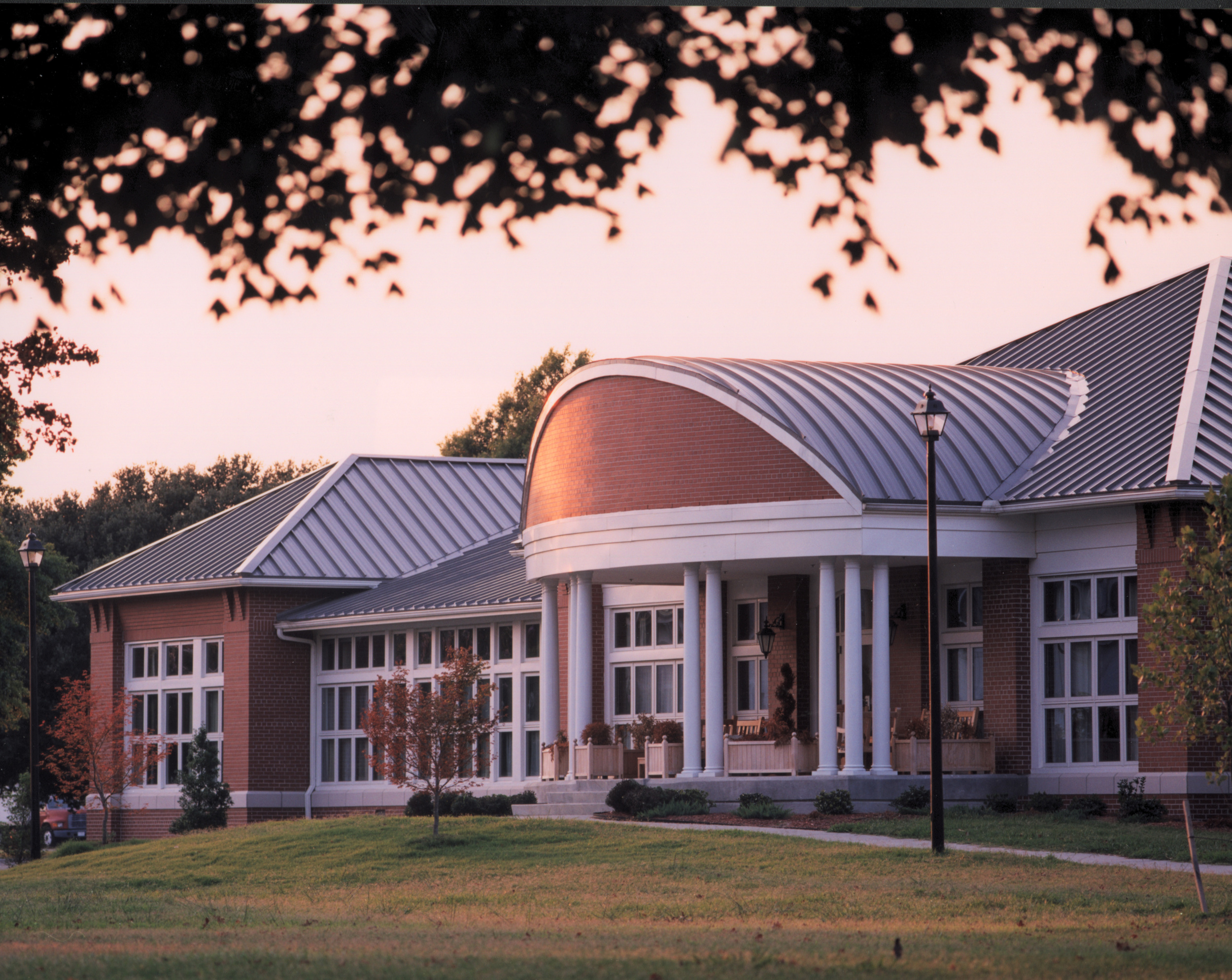 exterior05.jpg