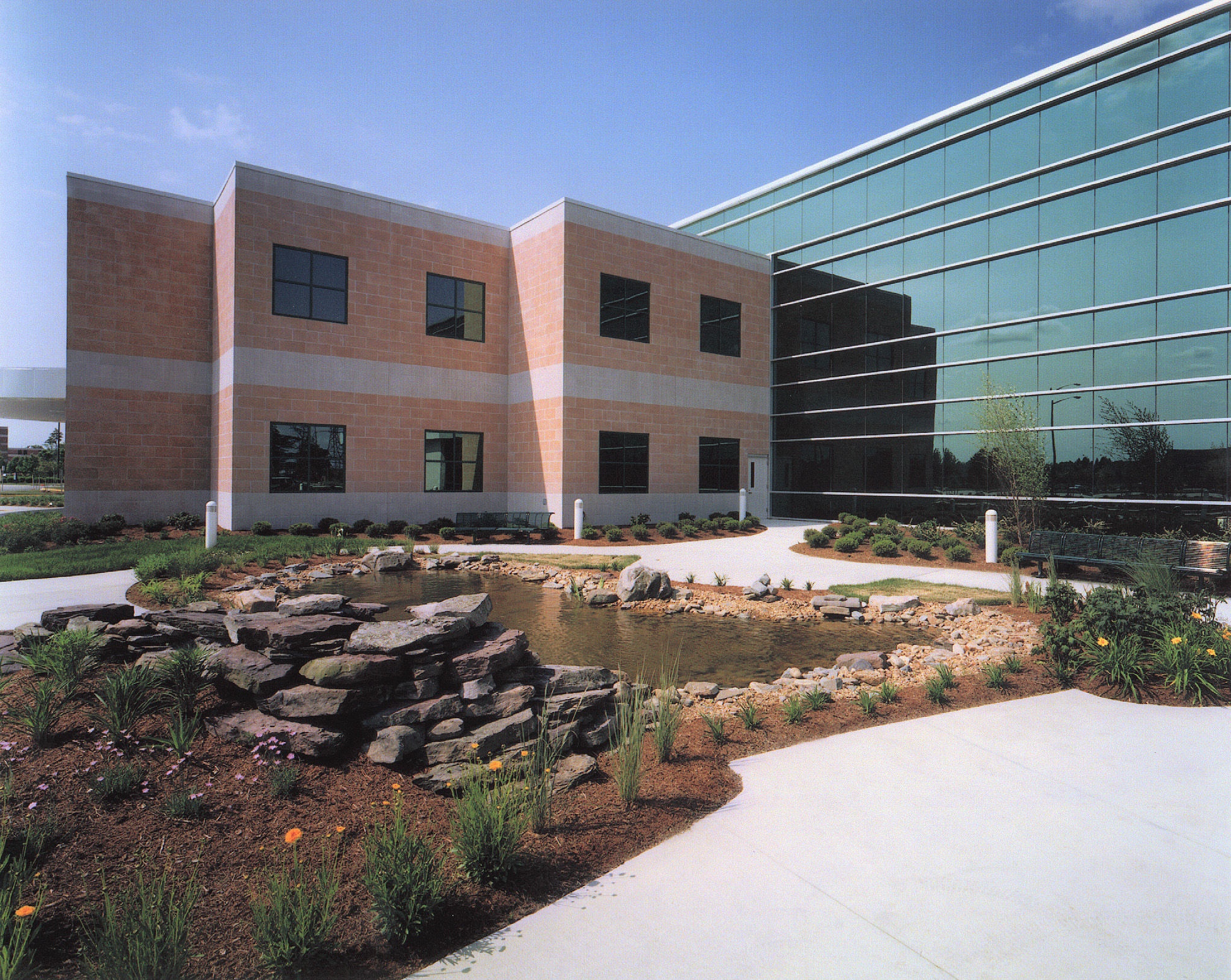 exterior05.jpg
