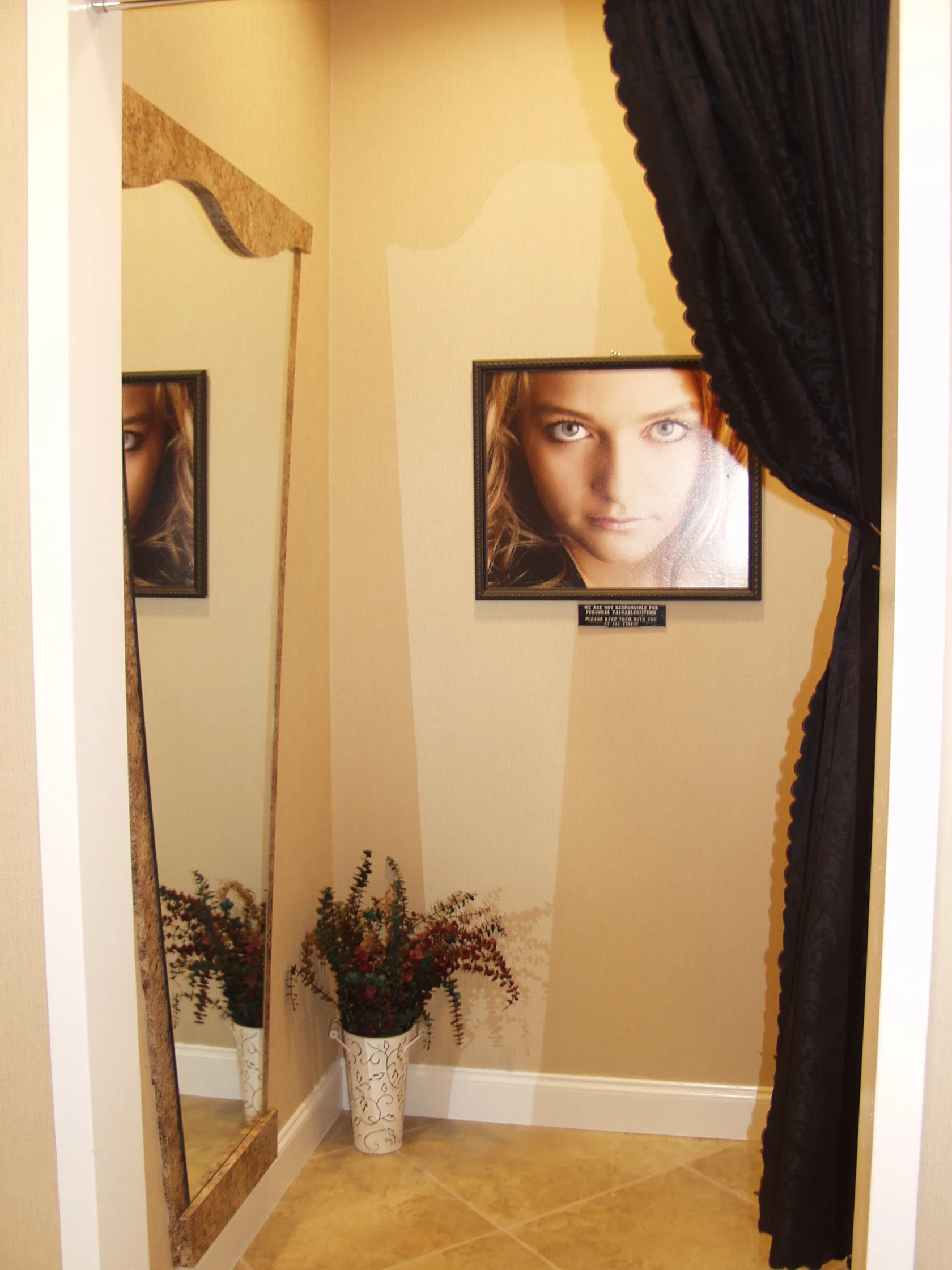 Interior02.jpg