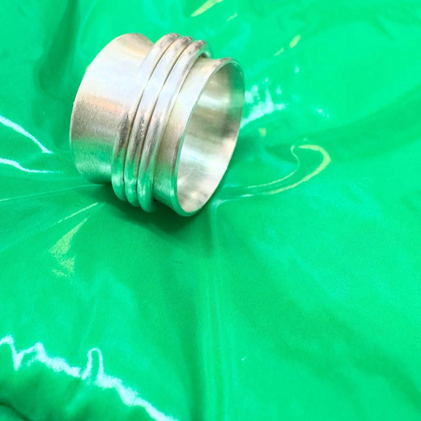 .
.
VERWEILE DOCH, DU BIST SO SCH&Ouml;N.
.
.
.
.
#handgeschm&uuml;ckt
#ringring 
#spielring 
#ring
#perlen 
#weilh&uuml;bsch
#schm&uuml;ckdichhappy
#mitoderohne
#lassdichbeschenken
oder
#kaufsdireinfachselber
#schmuckst&uuml;ck
#contemporaryjewelry 