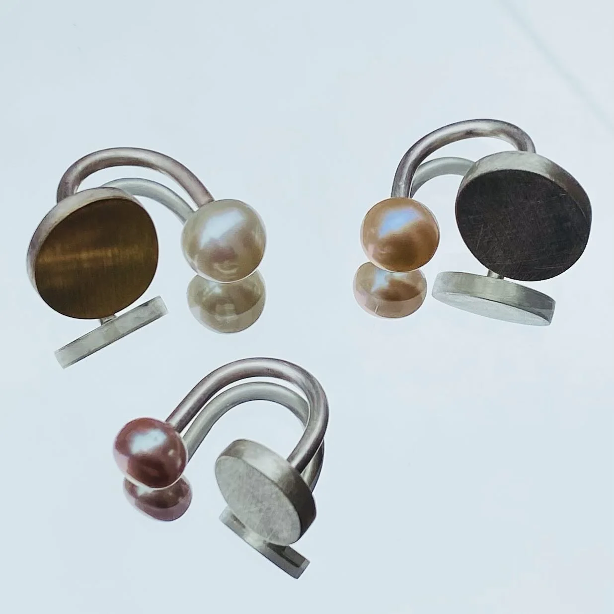 .
.
BRING ME SUNSHINE.
.
.
TCHIN
TCHIN.
.
.
.
.
#schonsch&ouml;n 
#ringringring 
#schm&uuml;ckdichhappy 
#mitoderohne 
#lassdichbeschenken 
oder
#kaufsdireinfachselber
#schmuckst&uuml;ck 
#contemporaryjewelry 
#contemporaryjewellery 
#zeitgen&ouml;ss