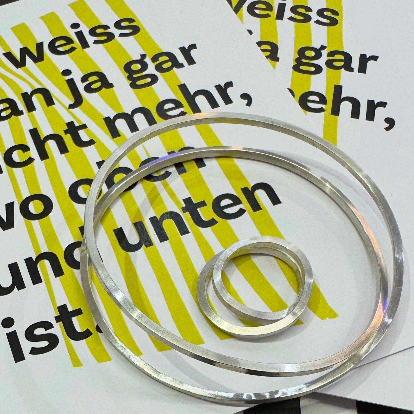 .
.
JEWELRY:
because roses die &amp; chocolates go straight to the hips.
.
.
.
#armschmuck
#fingerring 
#oderbeides 
#schm&uuml;ckdichhappy 
#blingbling 
#jewelry 
#mitoderohne 
#lassdichbeschenken 
oder
#kaufsdireinfachselber
#schmuckst&uuml;ck 
#co