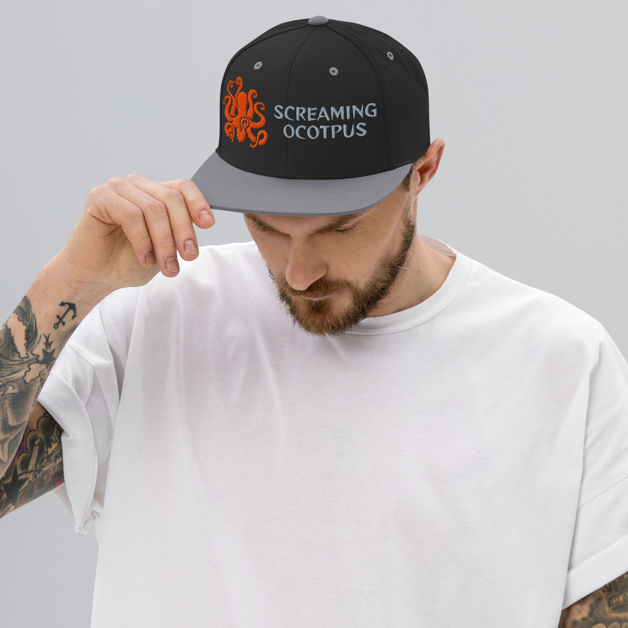 classic-snapback-black-silver-front-6952b49bc13cf.jpg