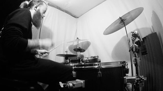 First funky offerings from the new practise space π€ͺπ€πΌ Loving the little @tamauk cocktail/club kit mash up I’ve erected πFeeling a little rusty and out of a good practise routine, but hopefully now that’ll all change and I’ll fin