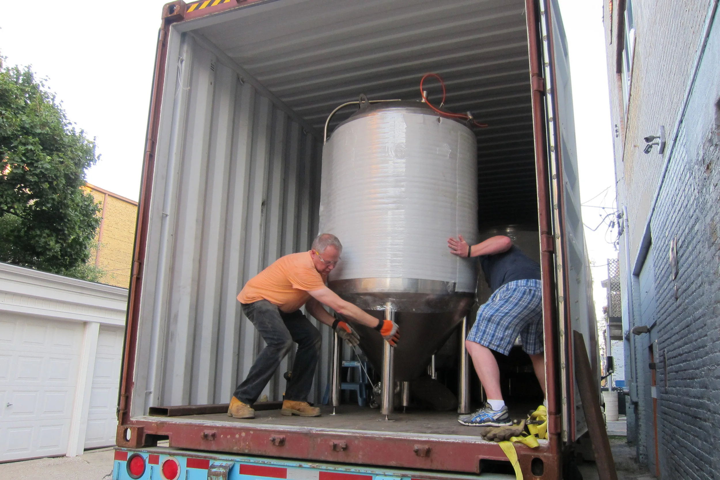 Let the brewing begin...aka how one brewsystem, 3 fermenters, 1 CLT, and 1 bright tank arrived from China on September 5