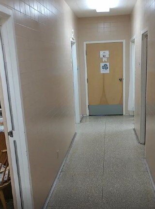 11-Hallway.jpg