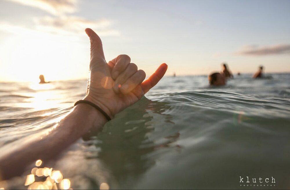 I can feel that warm salt water🤙🏻
Soon enough friends, soon enough🙌
#covid is almost in the past❤️

#klutchphotography 
#documentaryphotography 
#hawaii