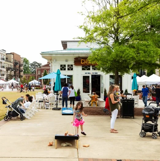 Families and friends gather on Chiringa’s patio and the adjacent Town Green. A walk-up window also faces the Green.