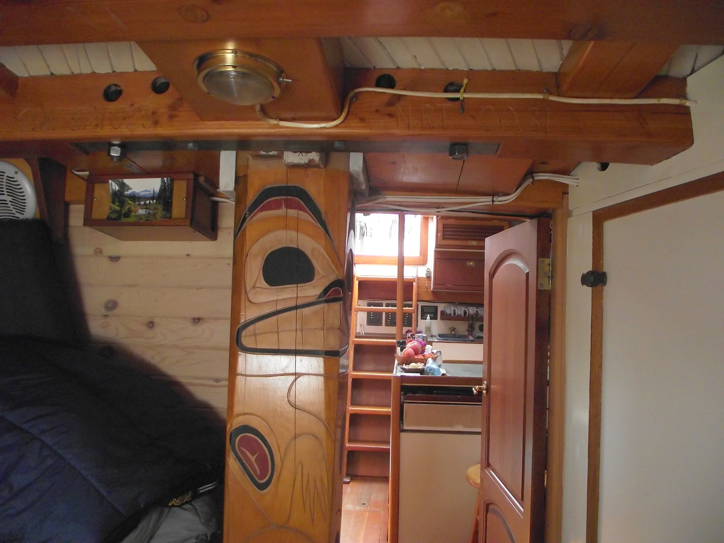 09-bedroom totem.JPG