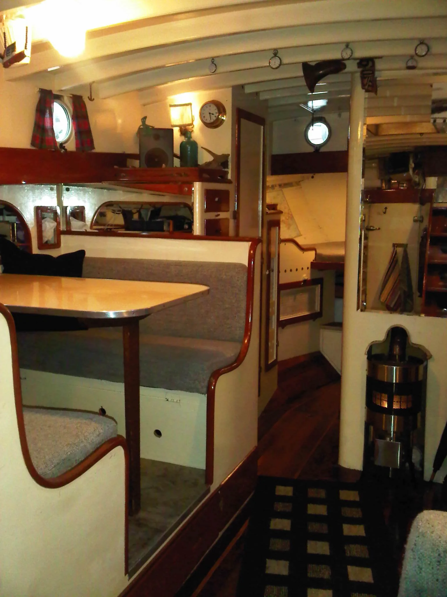 Interior #4.jpg