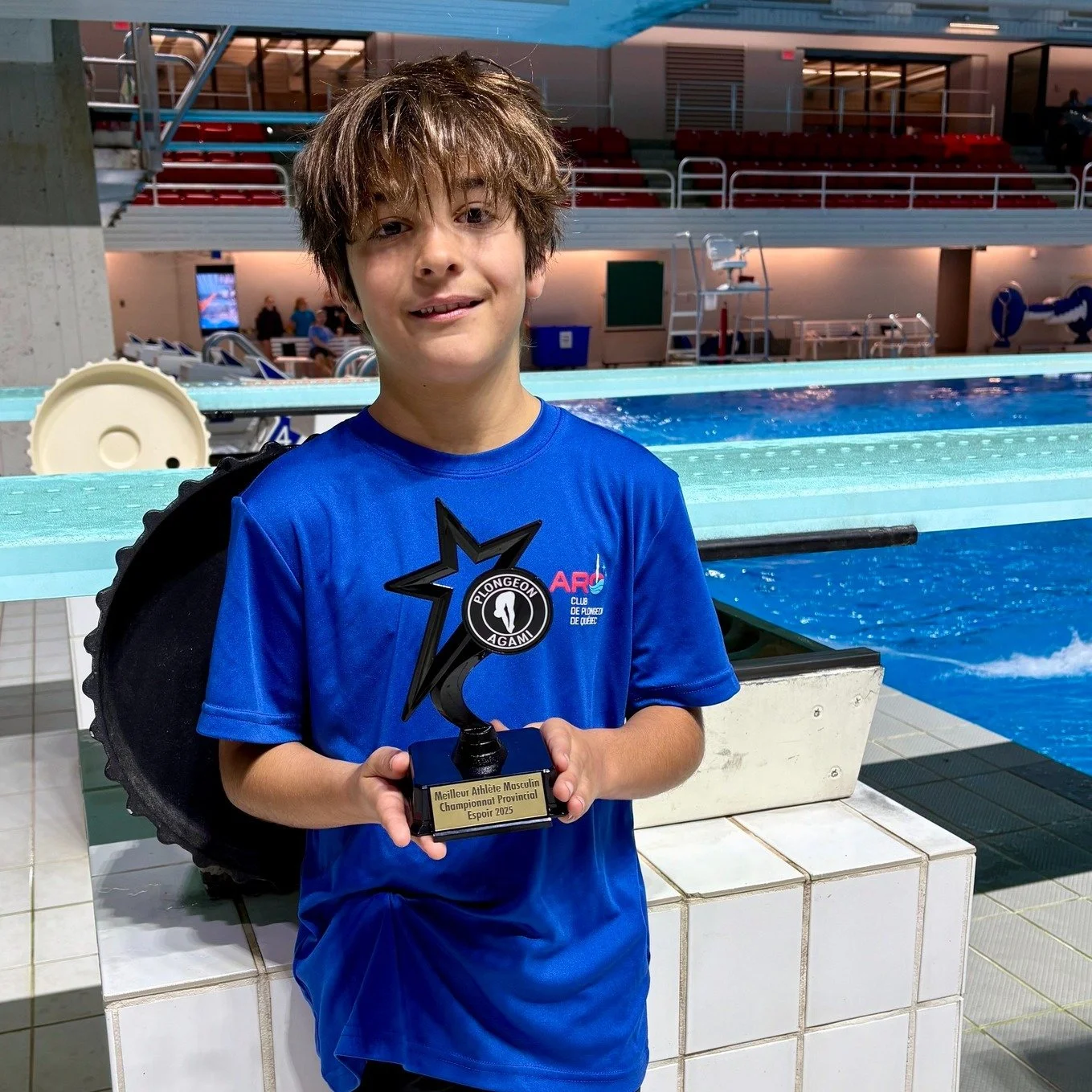 Quel d&eacute;but de saison au Complexe aquatique de Brossard! 💥
124 inscriptions, 12 clubs repr&eacute;sent&eacute;s et une &eacute;nergie incroyable pour lancer officiellement la saison provinciale de plongeon.

Nos deux meilleursathl&egrave;tes d