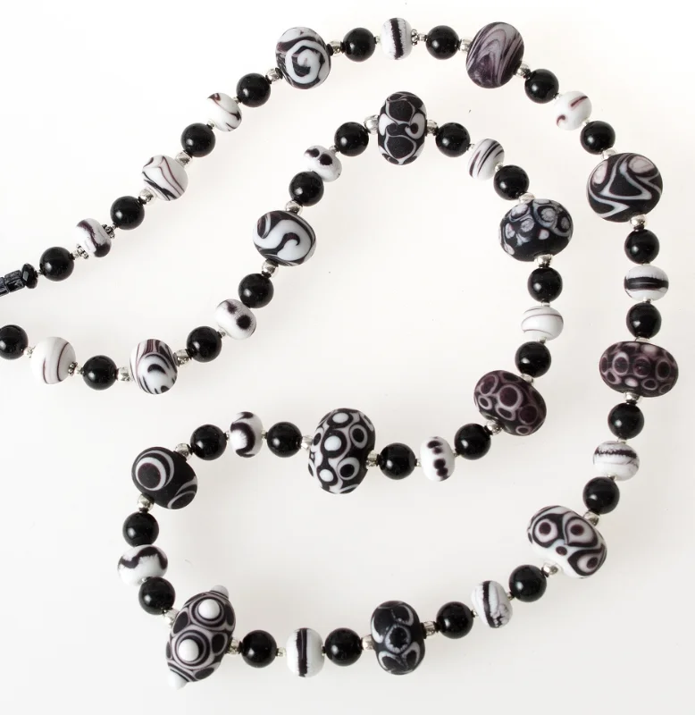 Licorice Licks III (n99)