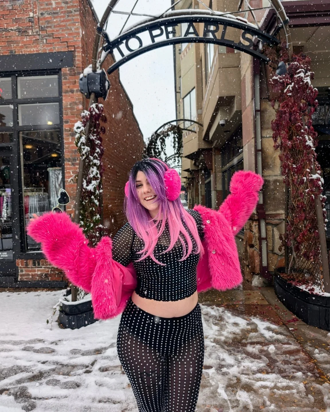 It's a perfect day to be at the Ritz 🩷✨
🩷 Today we have Summer with @coloradofairyhair taking appointments and walk ins! 
🩷We're getting excited for small business Saturday/black friday--stay tuned!
🩷 Nothing but good vibes and cute outfits all d