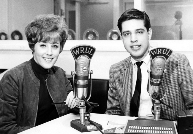 Lesley Gore, one of the icons of 1960's pop music, drops in for a visit during one of Les' radio shows in 1965.