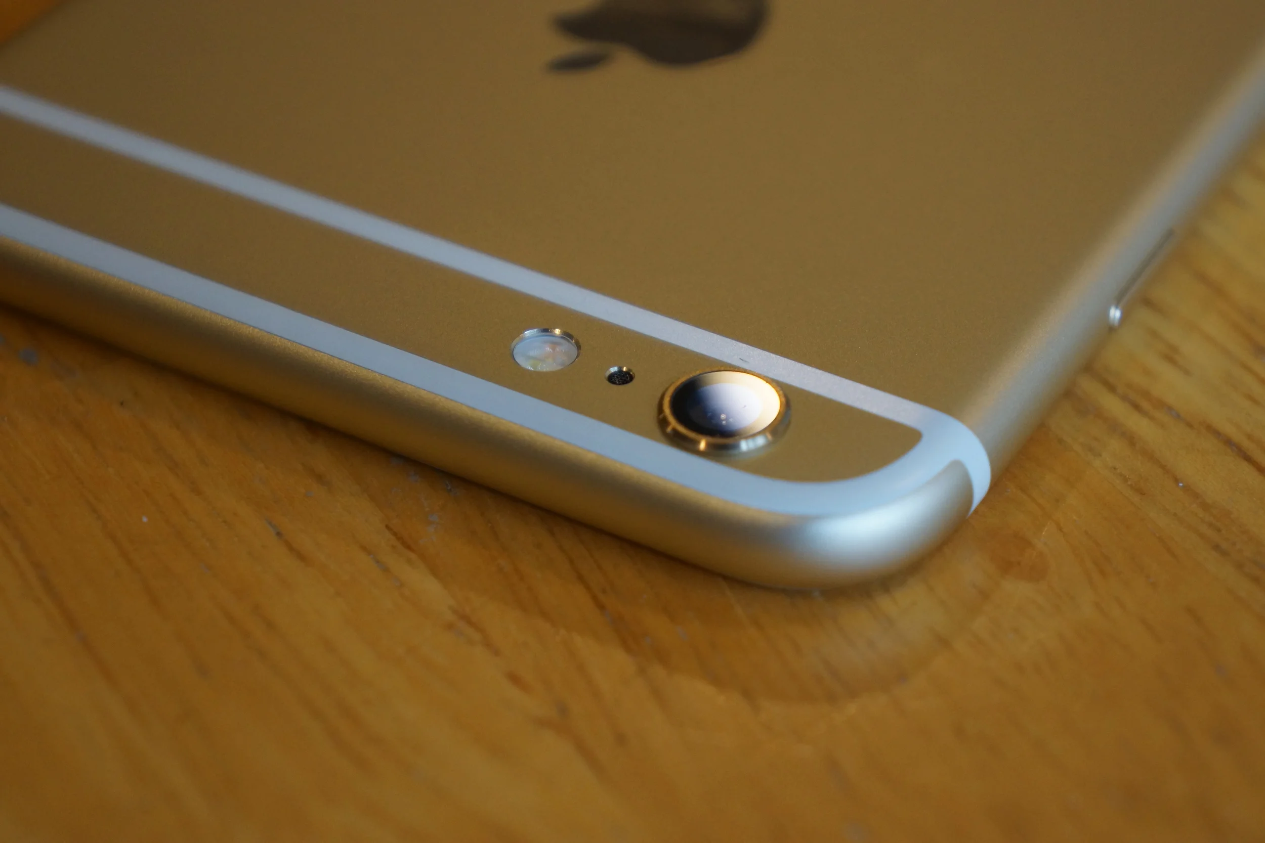 Like the 5S, the iPhone 6 has an artificial sapphire camera lens, accompanied by an integrated two-tone LED flash.