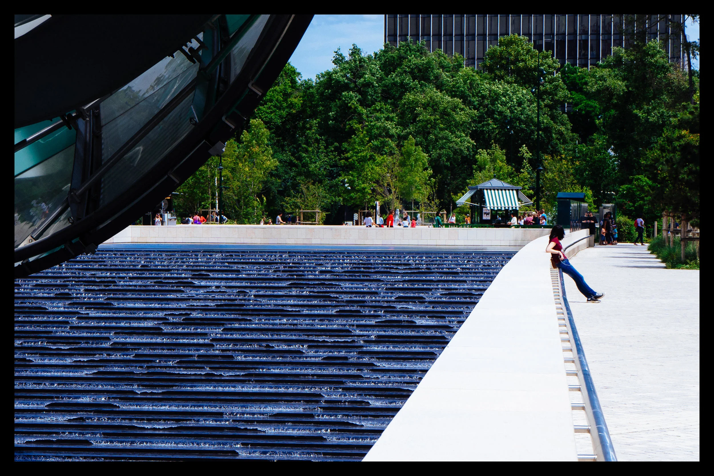 A Summer Day at the Foundation Louis Vuitton