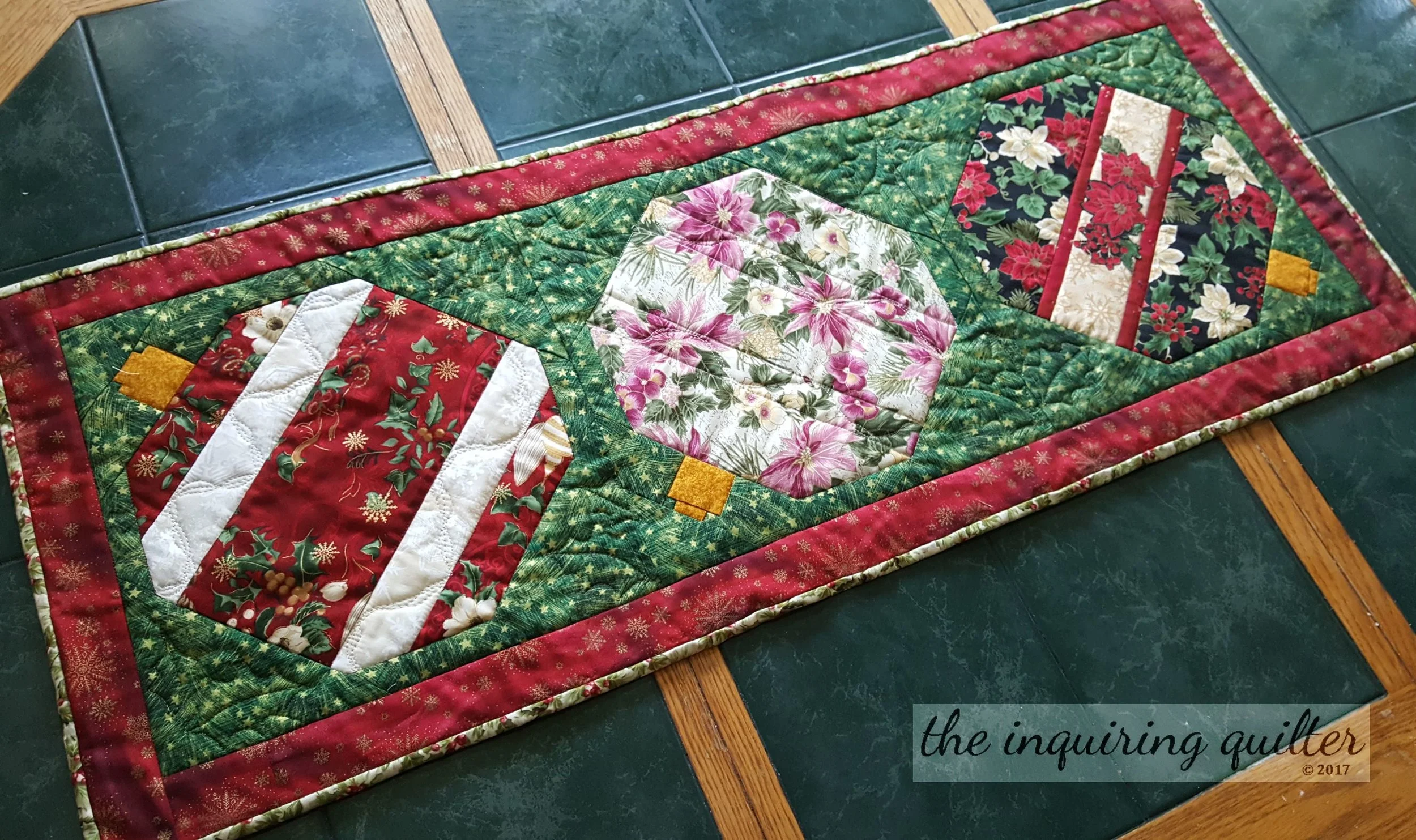 Merry Berry Ornamental Runner 6.jpg