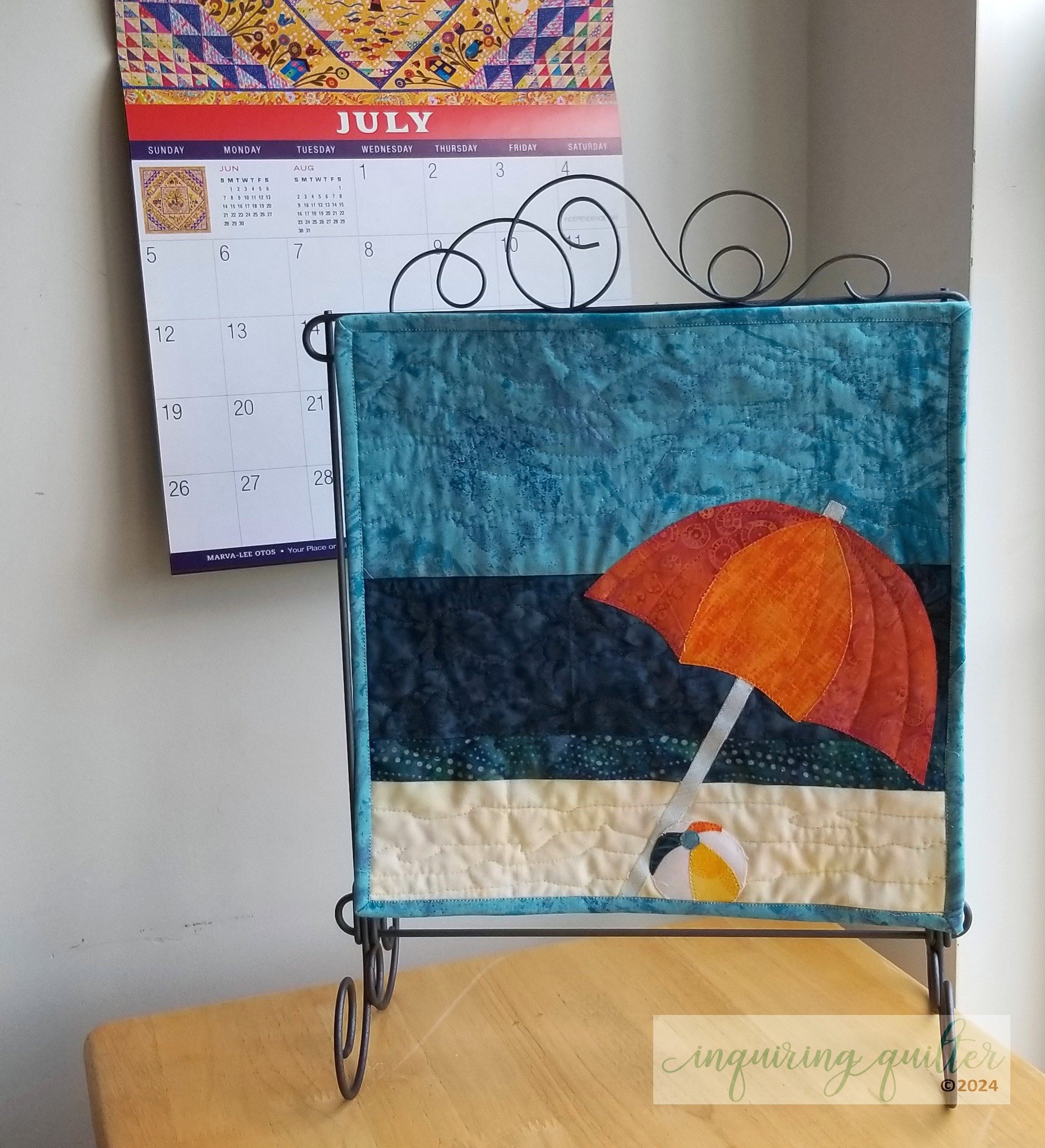 Add applique to your quilters toolbox!

There's so many cute things you can make with simple applique, including this adorable Beach Umbrella block.

With my Easy Peasy Applique workshop, you won't be struggling with the complexities and frustrations