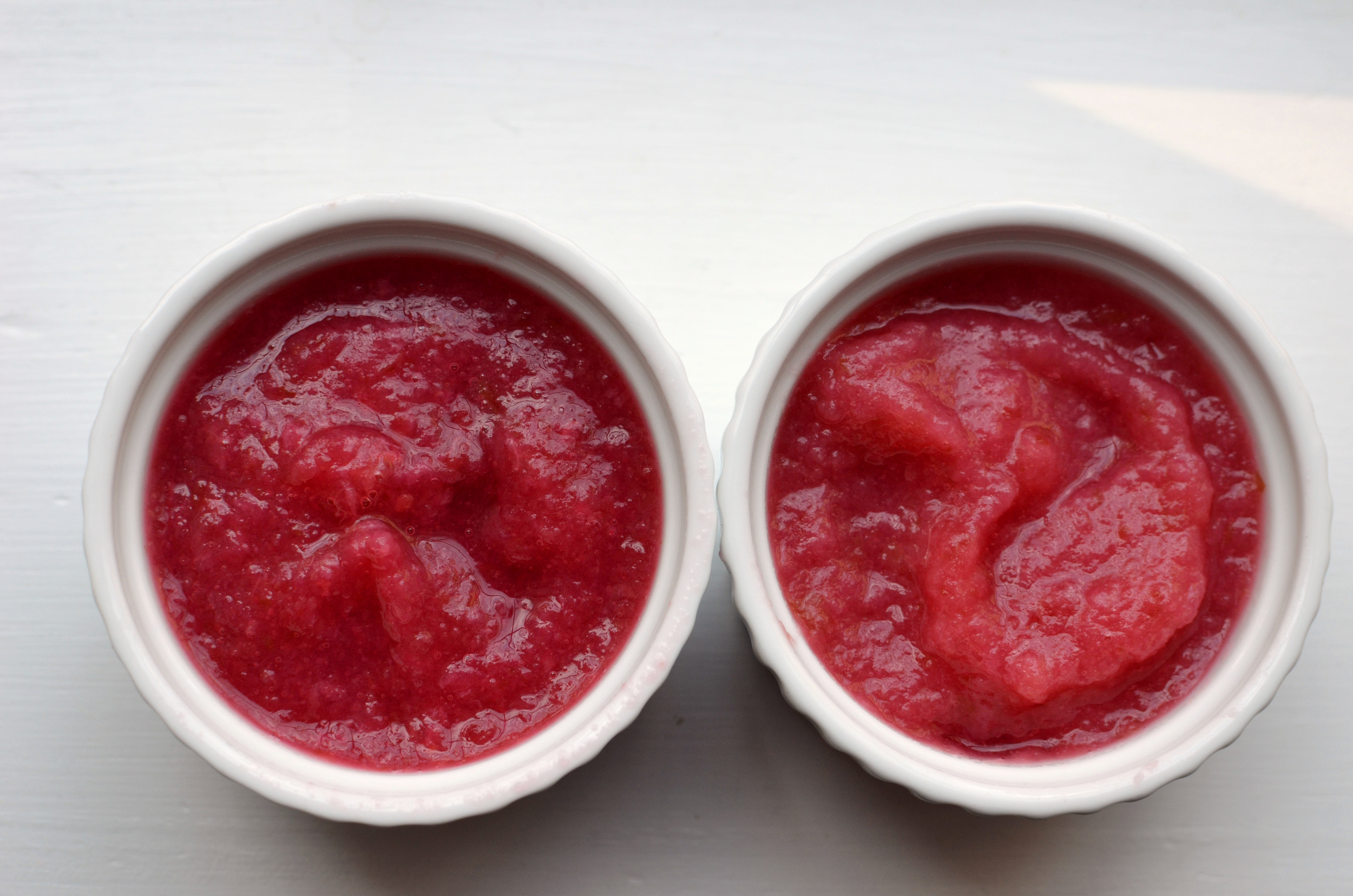 "rome beauty" applesauce made with plums on left; without plums on right