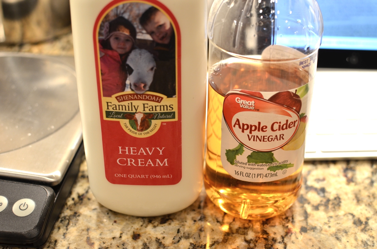For the record, I don't like the flavor of apple cider vinegar, but you you really can't taste it in the finished crust.