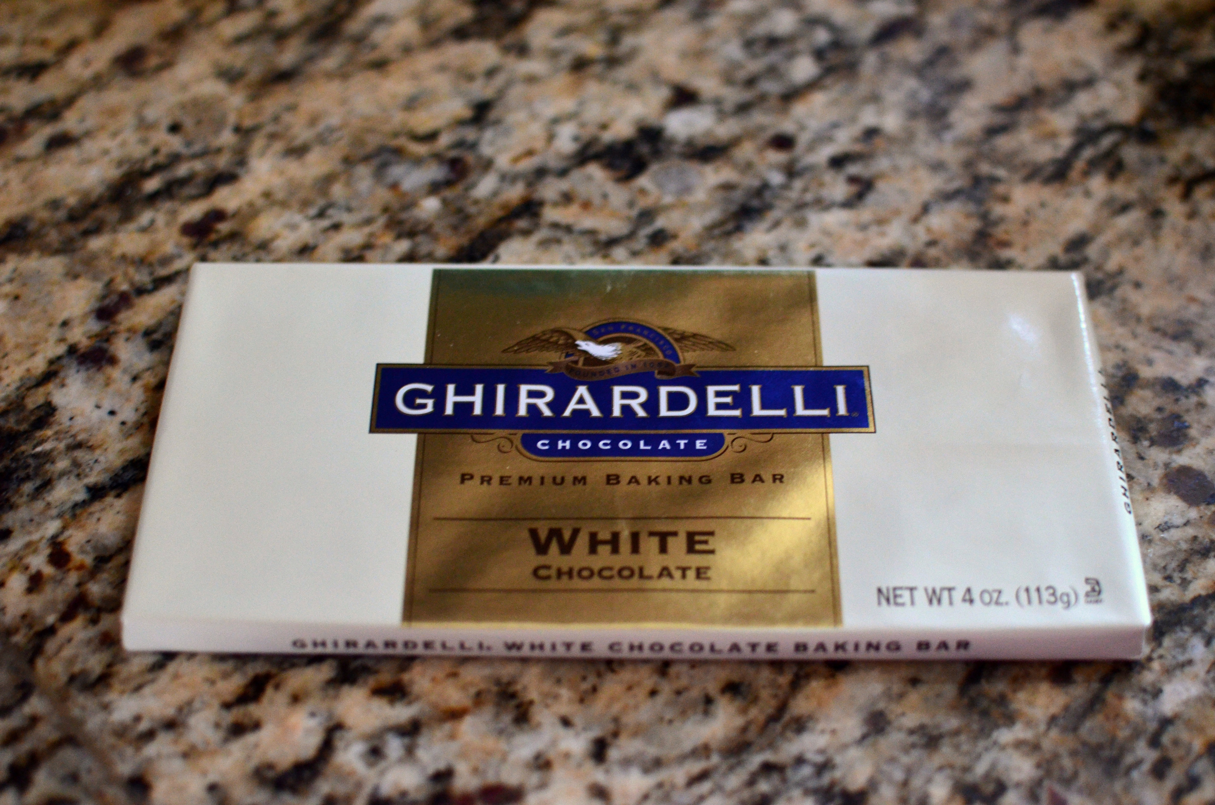 Alrightly, now that the ganache is done, we can move on to making the cake. First we need to melt some white chocolate. 