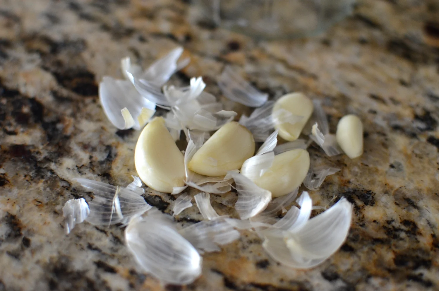 Kitchen Hack:  The Easiest Way to Peel Garlic 