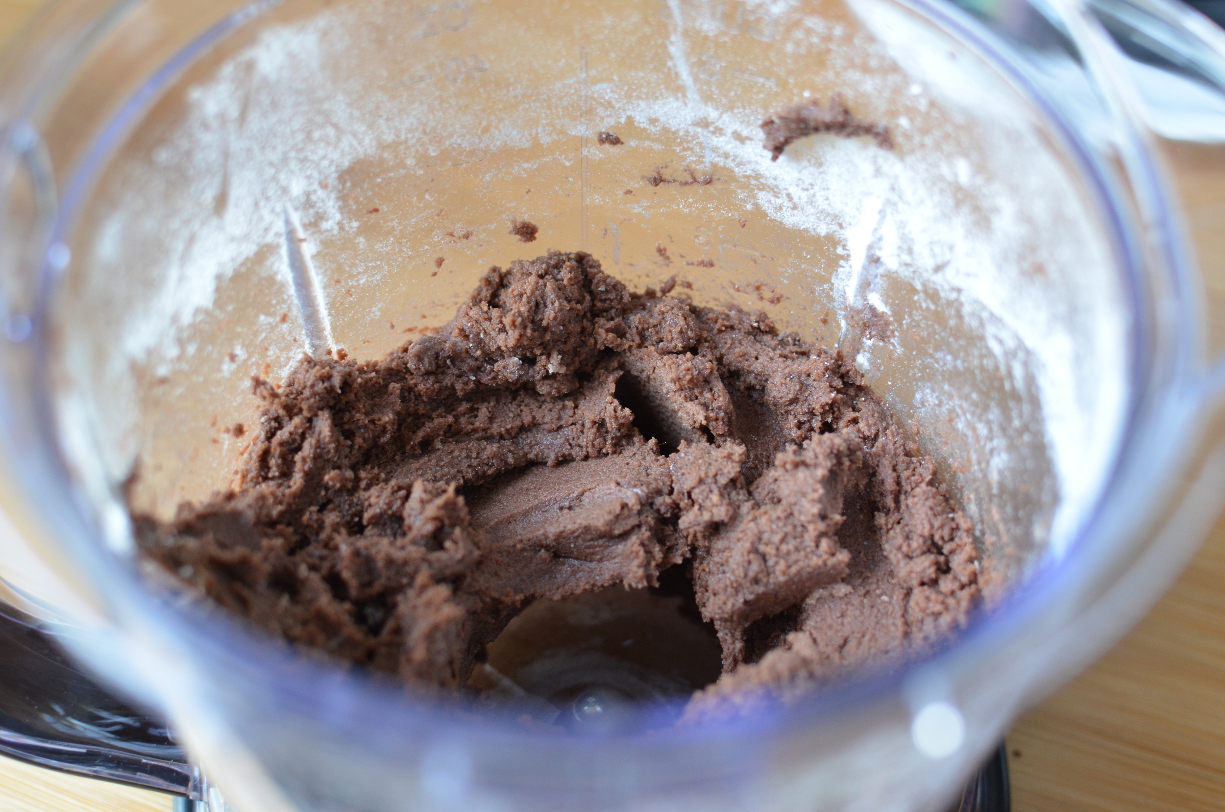  Then I added the flour and processed again. The dough is now done and is ready to be chilled.